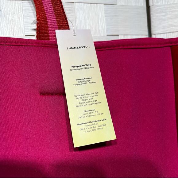 Summersalt x FABFITFUN Neoprene Beach Tote Bag Hot Pink Red - Picture 4 of 14